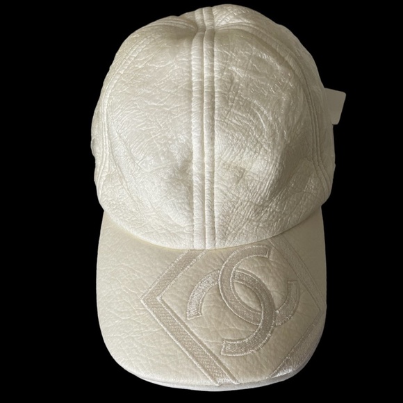 CHANEL LEATHER BASEBALL HAT 🧢 - Picture 7 of 9